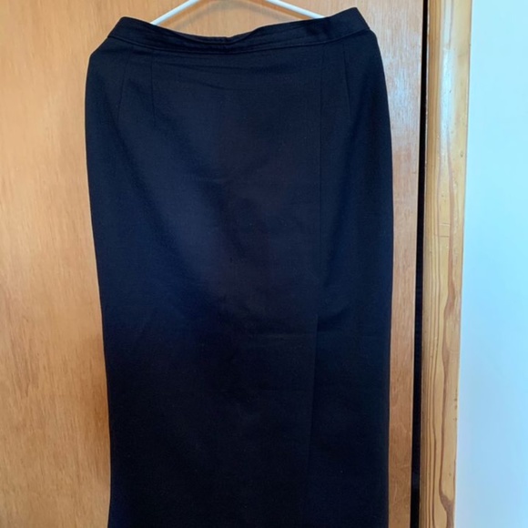 100% Wool Skirt - Picture 3 of 3